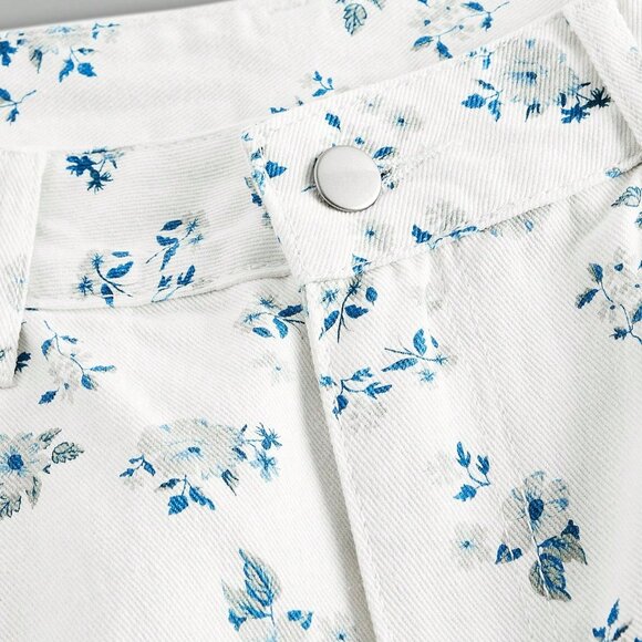 Light Wash Boho Women's Casual Loose Fit Wide Leg Ditsy Floral Jeans - Picture 5 of 6